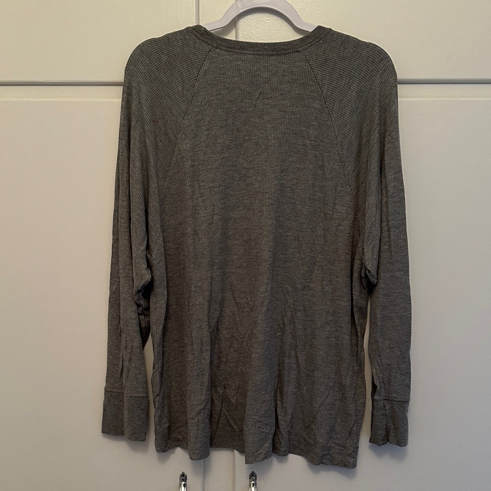 LIKE NEW Aerie Real Soft Grey Waffle Knit Cotton Long Sleeve Tshirt Top - Picture 4 of 4